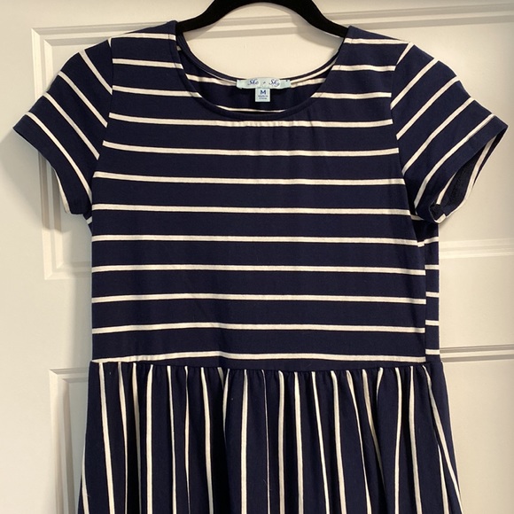 Navy striped dress - size M - Picture 2 of 4